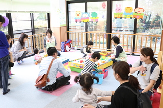 ちびっこひろばの様子