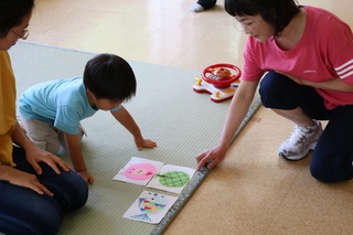 ふれあい遊びの様子