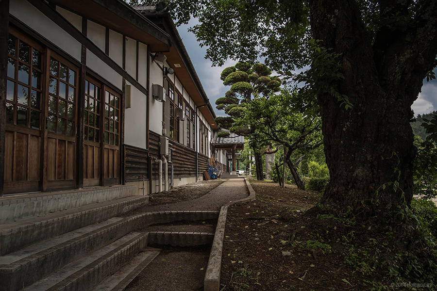 05.津金の三代校舎と海岸寺と石仏群 07