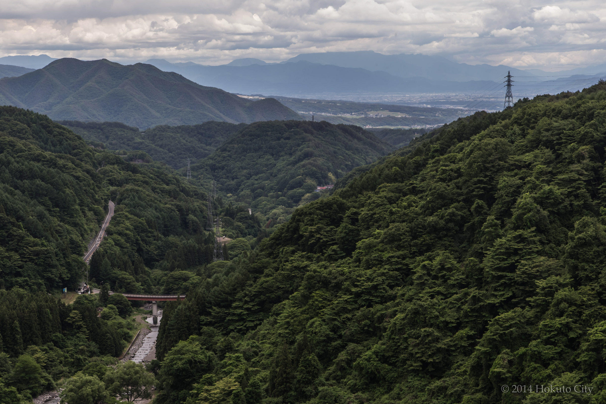 07.高原大橋からの八ヶ岳と川俣川渓谷 01