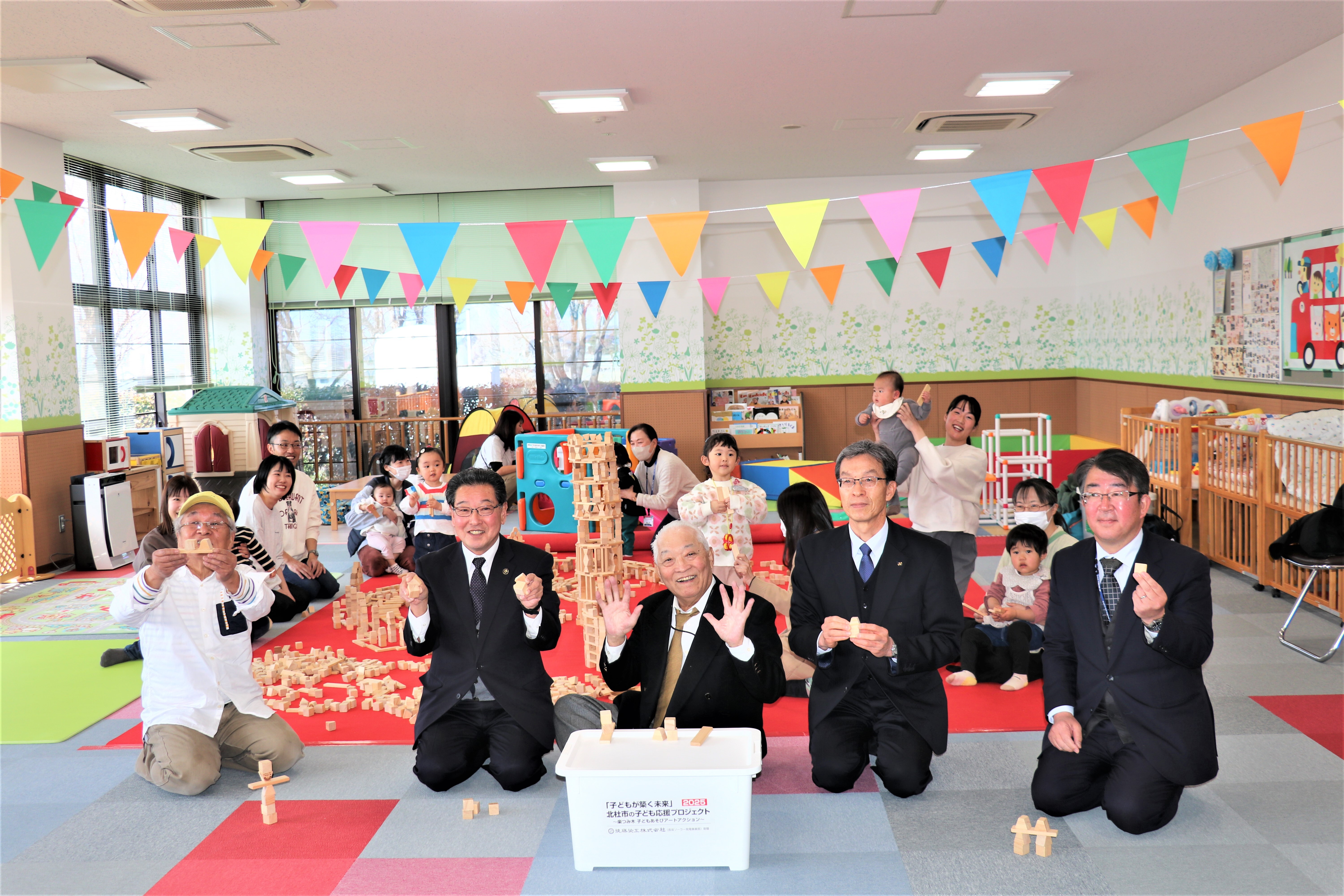 17みんなで記念写真.JPG