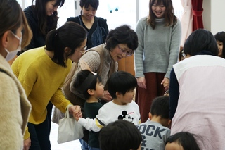 小澤先生と楽しむ様子