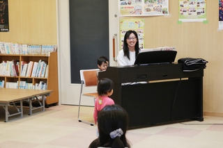 親子でピアノ演奏