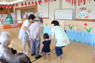 高齢者とのふれあい