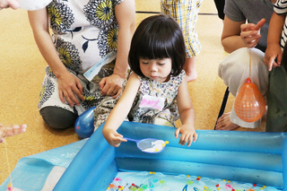 金魚すくい